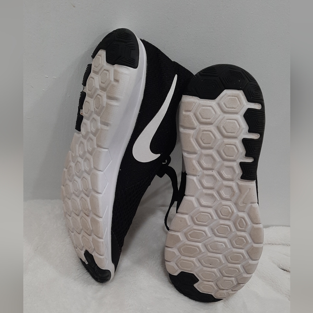 Nike women shoes - Picture 3 of 4